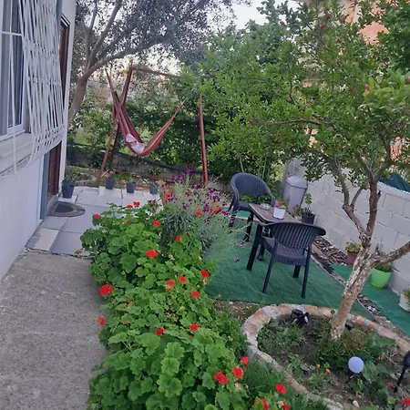 Tonia&sion بيت ضيافة *